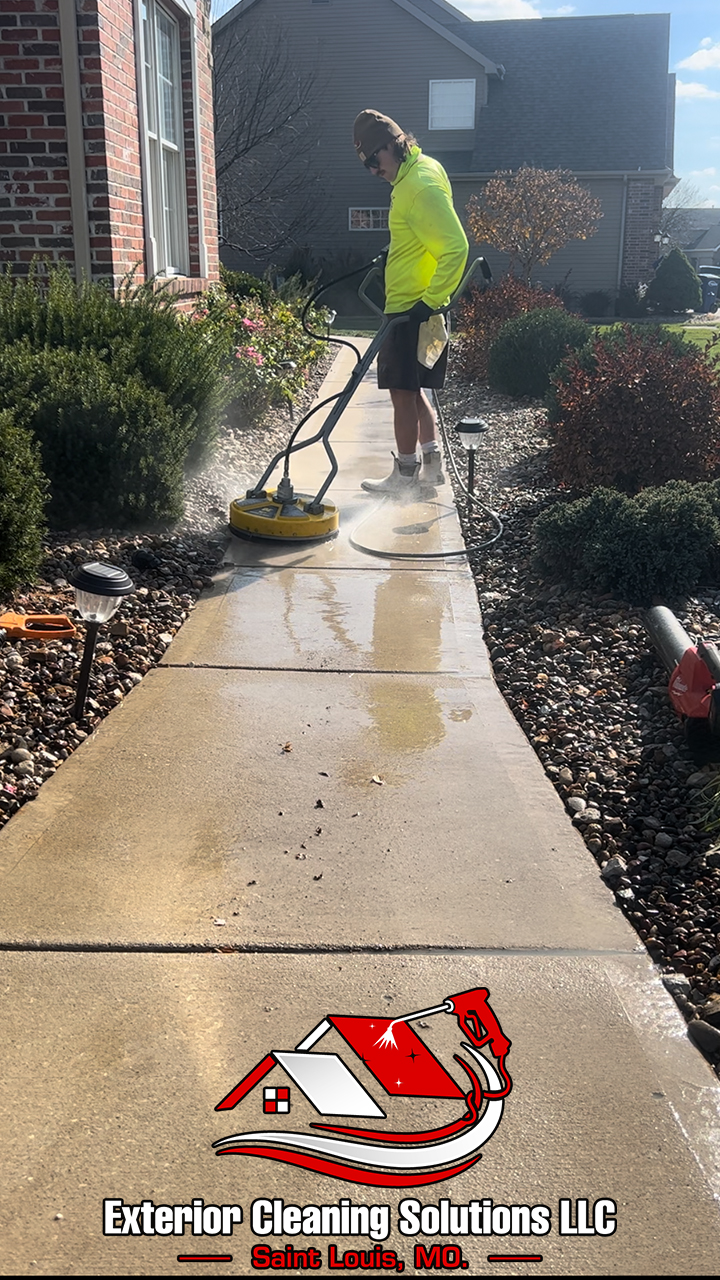 Expert sidewalk cleaning in Lake St. Louis, MO.