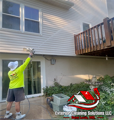 Low Pressure House Washing in Saint Charles, MO.